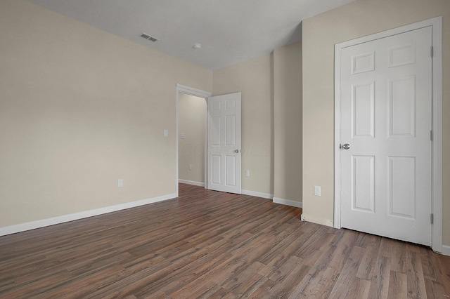 564-564 Kelton Ave, Columbus, OH 43205 - unfurnished bedroom featuring wood finished floors and baseboards