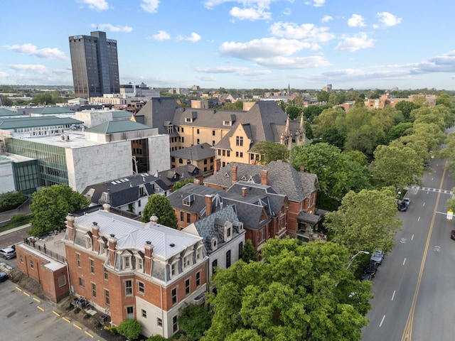 382 E Town St, Columbus, OH 43215 - drone / aerial view