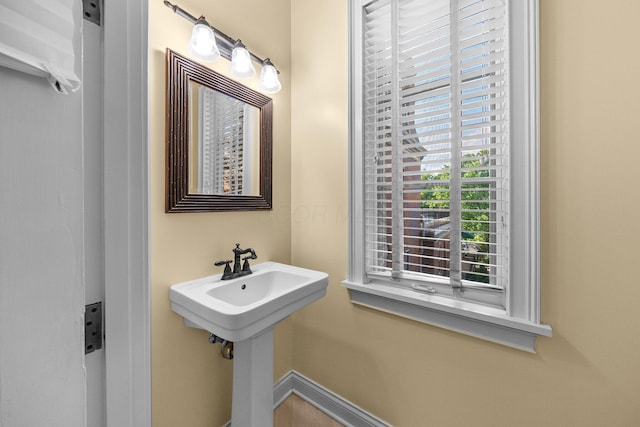 382 E Town St, Columbus, OH 43215 - view of bathroom
