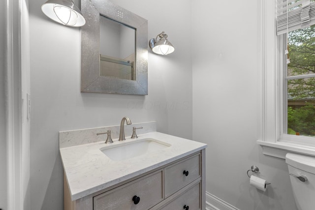382 E Town St, Columbus, OH 43215 - bathroom with toilet and vanity