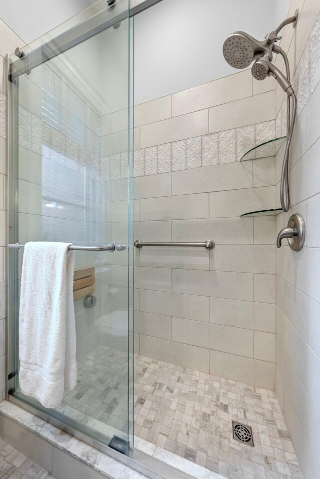 382 E Town St, Columbus, OH 43215 - bathroom with a shower stall