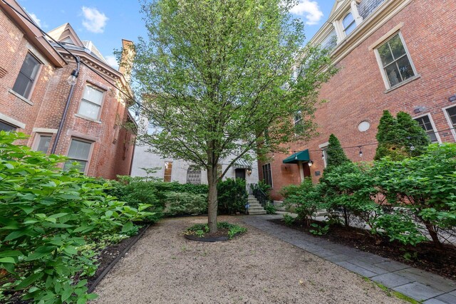 382 E Town St, Columbus, OH 43215 - view of surrounding community