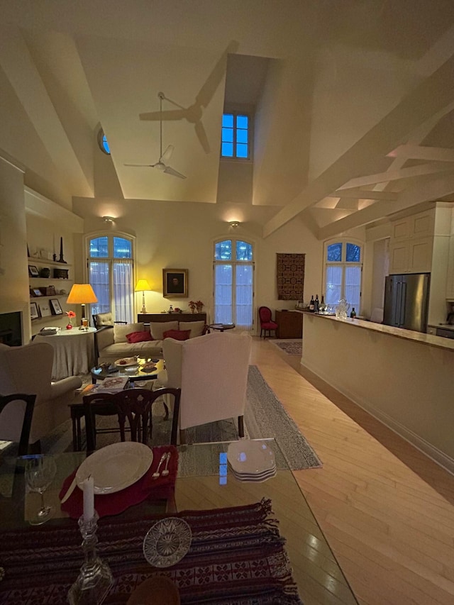 382 E Town St, Columbus, OH 43215 - common area with a towering ceiling