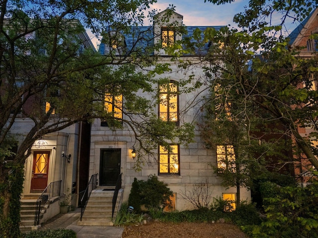 382 E Town St, Columbus, OH 43215 - view of front of house