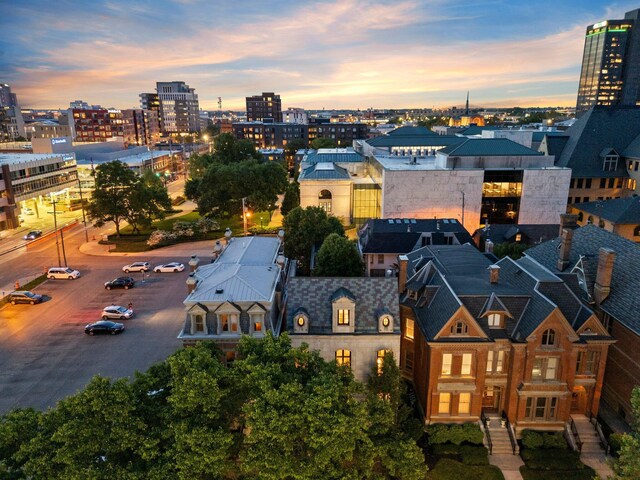 382 E Town St, Columbus, OH 43215 - aerial view at dusk of a city view