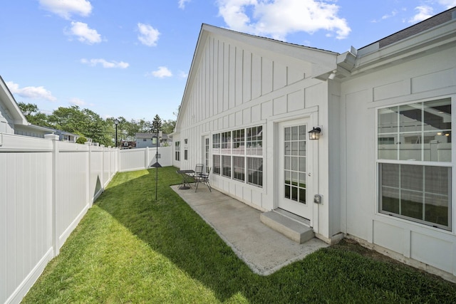 3918 Logan Ct, Hilliard, OH 43026 - view of yard featuring a patio area