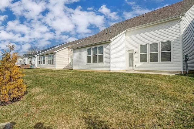 12281 Rooster Tail Dr, Pickerington, OH 43147 - back of house featuring a yard