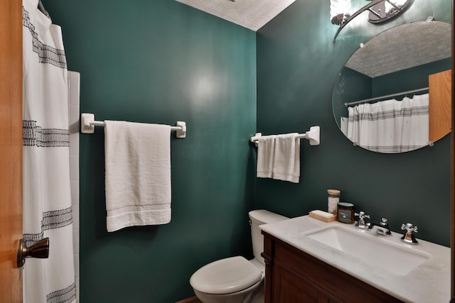 587 Center Woods Dr, Columbus, OH 43214 - bathroom with toilet, vanity, and a shower with curtain