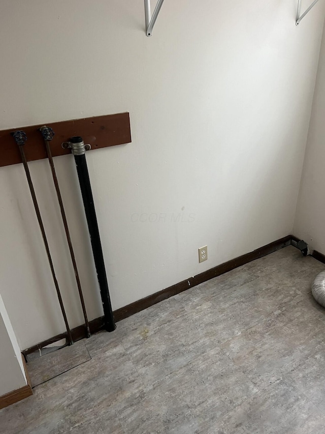 65 E N St, Newark, OH 43055 - garage featuring baseboards