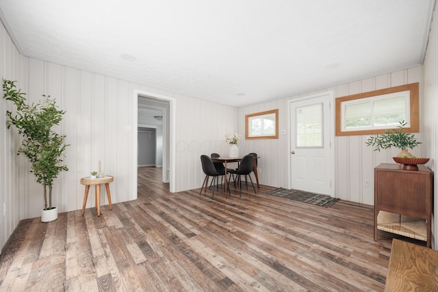 1366 Dyer Rd, Grove City, OH 43123 - foyer featuring wood finished floors