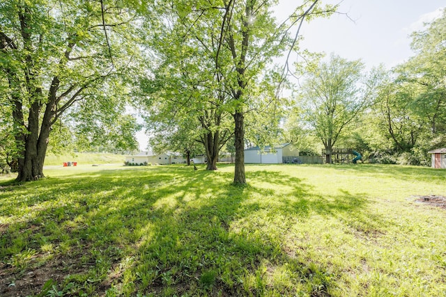 1366 Dyer Rd, Grove City, OH 43123 - view of grassy yard