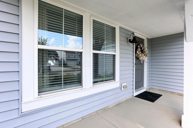 7540 Twisted Bark Dr, Canal Winchester, OH 43110 - doorway to property featuring a porch