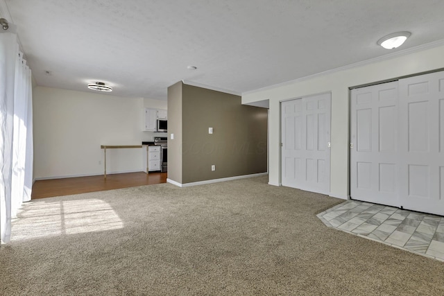 625 Country Club Dr Unit E4, Newark, OH 43055 - unfurnished living room featuring light carpet, baseboards, and ornamental molding