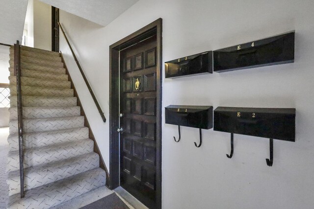 625 Country Club Dr Unit E4, Newark, OH 43055 - view of staircase