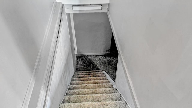 1236 Lindenwood Rd N, Columbus, OH 43229 - view of staircase