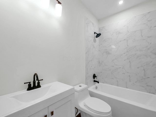 1292 Moundview Ave, Columbus, OH 43207 - bathroom featuring toilet, bathing tub / shower combination, vanity, and recessed lighting