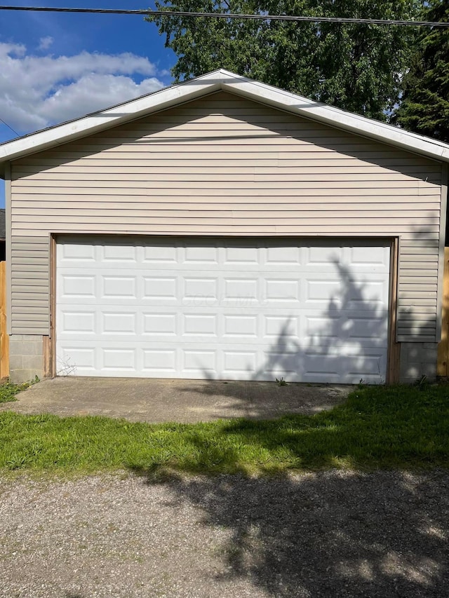 1227 Brown Rd, Columbus, OH 43223 - view of detached garage