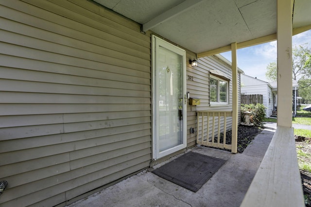 392 S Hampton Rd, Columbus, OH 43213 - view of doorway to property
