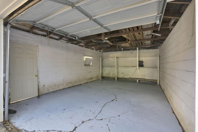 392 S Hampton Rd, Columbus, OH 43213 - garage featuring concrete block wall