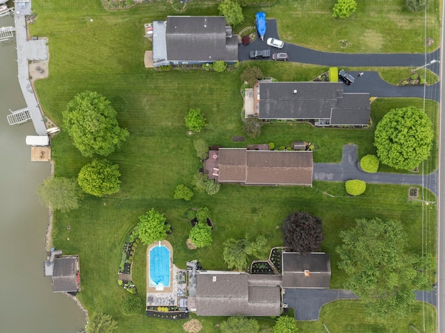 1244 E Choctaw Dr, London, OH 43140 - aerial view of a pool area