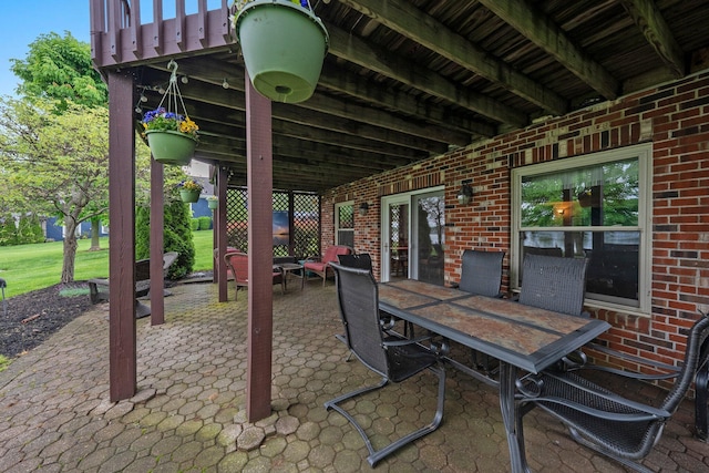 1244 E Choctaw Dr, London, OH 43140 - view of patio / terrace with outdoor dining space