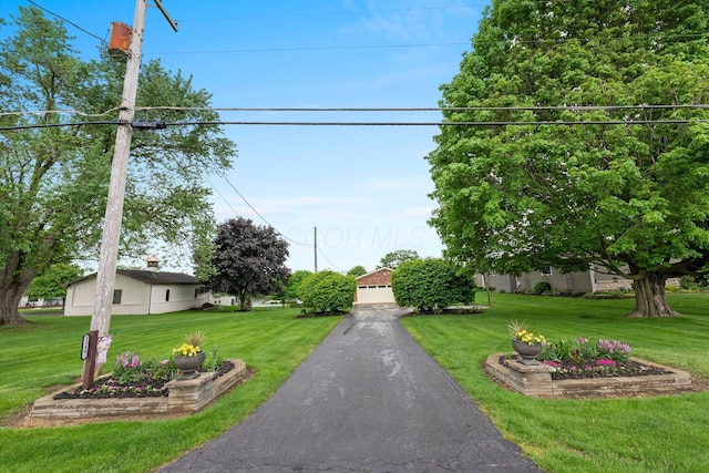 1244 E Choctaw Dr, London, OH 43140 - exterior space with a front yard