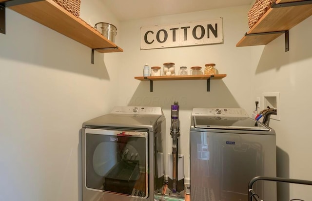 841 E Mulberry St, Lancaster, OH 43130 - laundry area featuring separate washer and dryer