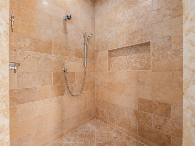 140 N Parkview Ave, Bexley, OH 43209 - full bath featuring a tile shower