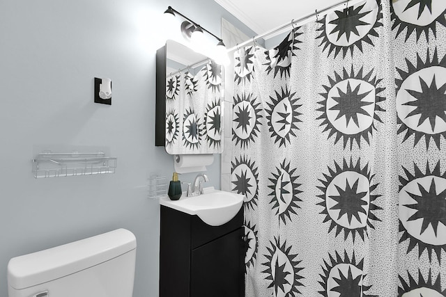 523 S Napoleon Ave, Columbus, OH 43213 - bathroom with toilet, vanity, crown molding, and a shower with shower curtain