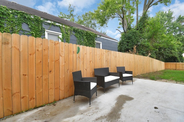 523 S Napoleon Ave, Columbus, OH 43213 - view of patio