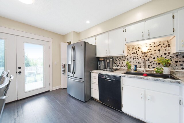5309 Trillium Ct, Columbus, OH 43230 - kitchen with dishwasher, a sink, stainless steel refrigerator with ice dispenser, decorative backsplash, and light countertops