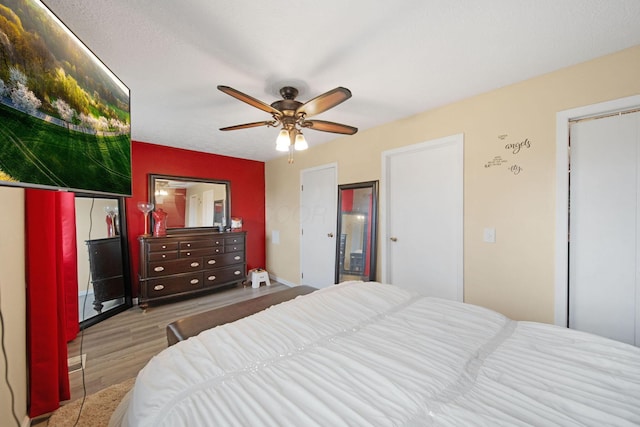 5309 Trillium Ct, Columbus, OH 43230 - bedroom featuring wood finished floors and a ceiling fan