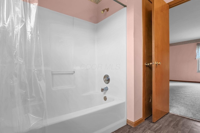 255 Oakview Ct, Pickerington, OH 43147 - full bath with shower / tub combo, wood finished floors, and baseboards