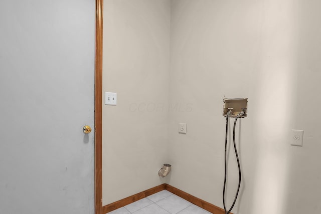 255 Oakview Ct, Pickerington, OH 43147 - laundry area featuring hookup for an electric dryer, washer hookup, baseboards, and light tile patterned floors
