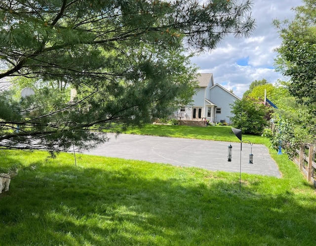view of grassy yard