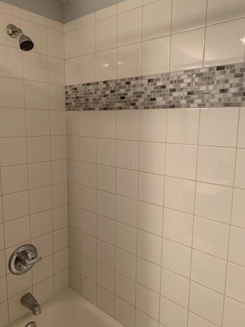 281 Bexford Rd, West Jefferson, OH 43162 - full bathroom with shower / tub combination
