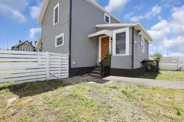841 Saint Clair Ave, Columbus, OH 43201 - view of front of home with entry steps