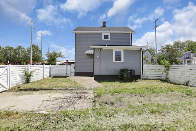 841 Saint Clair Ave, Columbus, OH 43201 - back of property featuring a chimney