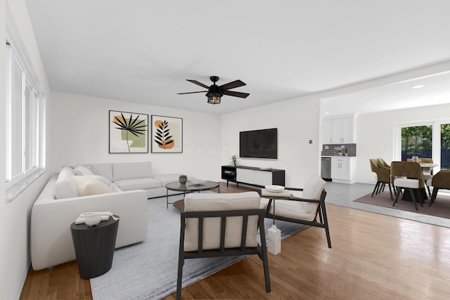 270 S Kellner Rd, Columbus, OH 43209 - living room with light wood finished floors and ceiling fan