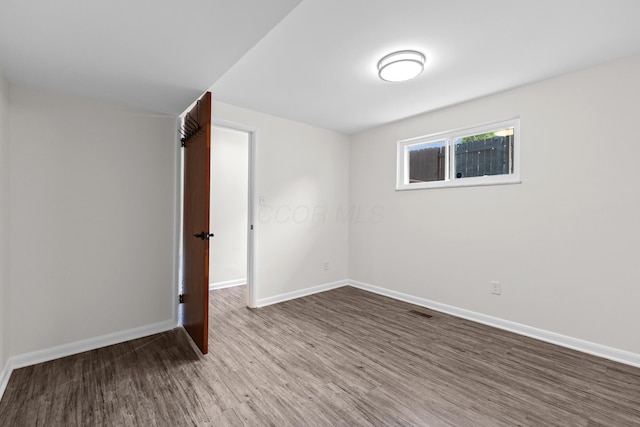 270 S Kellner Rd, Columbus, OH 43209 - empty room with wood finished floors and baseboards