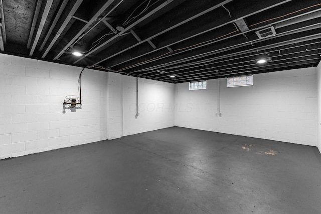 270 S Kellner Rd, Columbus, OH 43209 - below grade area featuring gas meter and concrete block wall