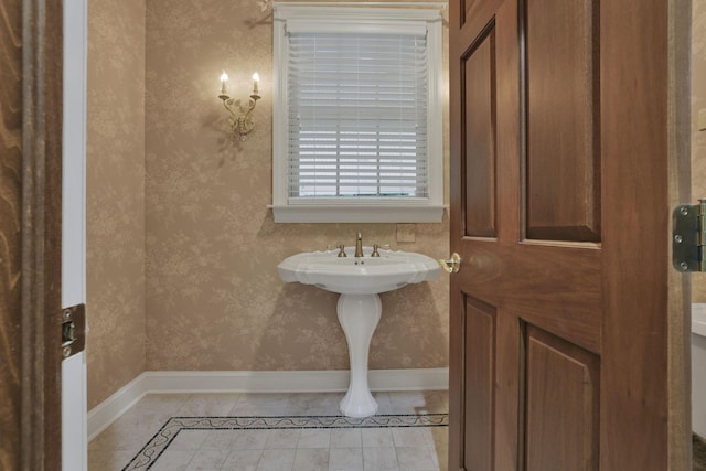 1200 Willow Rd, Springfield, OH 45502 - bathroom with baseboards and tile patterned flooring