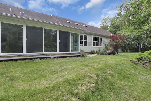 1200 Willow Rd, Springfield, OH 45502 - rear view of house featuring a yard
