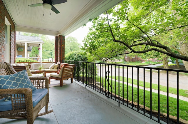 2454 Seneca Park Pl, Columbus, OH 43209 - balcony featuring a ceiling fan and outdoor lounge area