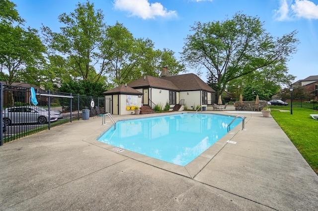 127 Saint Michelle St Unit 35B, Columbus, OH 43085 - community pool with a patio and entry steps