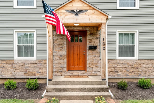 162 E Morrill Ave, Columbus, OH 43207 - view of exterior entry featuring stone siding