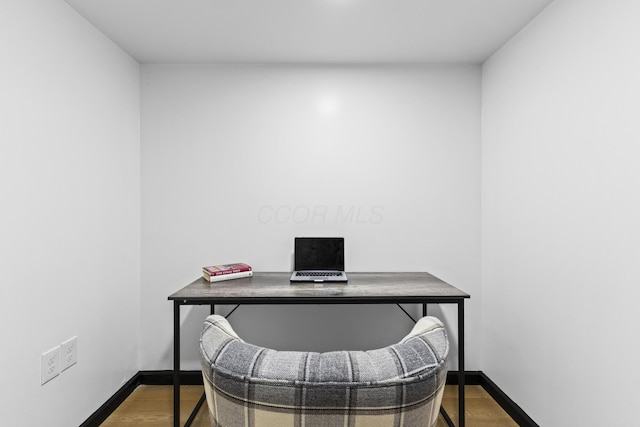 1530 Lexdale Dr, Reynoldsburg, OH 43068 - office space featuring baseboards and wood finished floors