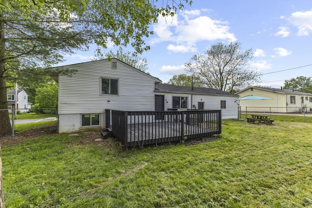 1530 Lexdale Dr, Reynoldsburg, OH 43068 - rear view of property with a wooden deck