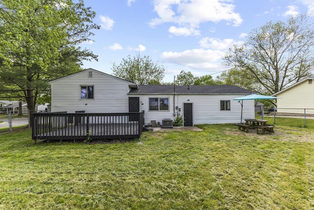 1530 Lexdale Dr, Reynoldsburg, OH 43068 - rear view of house with a wooden deck and central AC unit