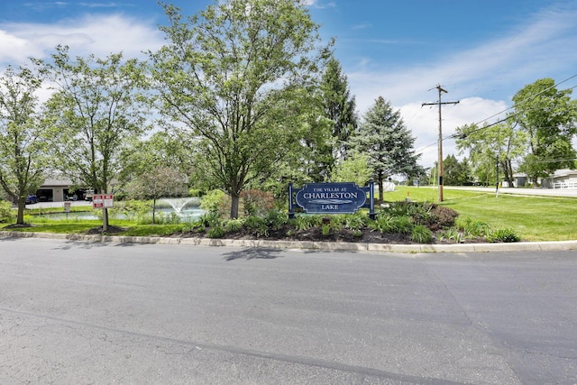6542 Lakeview Cir, Canal Winchester, OH 43110 - community sign featuring a lawn